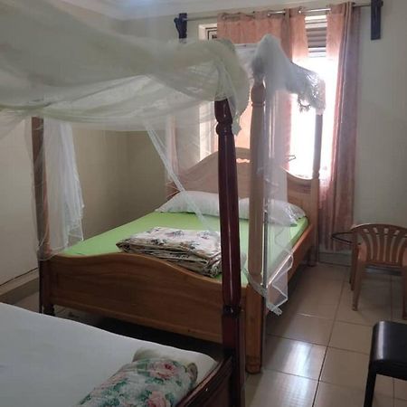 NEW AFRICAN VILLAGE Entebbe Esterno foto